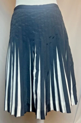 J. Crew Accordian Pleated Navy Blue & White Contrast Full Midi Skirt 6 A9680 🍒 - Image 1 of 4