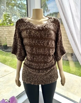 Suéter de malha marrom tamanho G grande oversized manga curta lantejoulas BCBGMaxAzria - Imagem 1 de 4