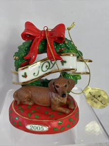 Danbury Mint Dackel Holiday Ornament Hund mit Freudenkranz 2005 Delight - Bild 1 von 5
