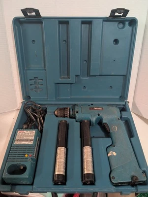 Vintage Makita 6095D 9,6V Akku-Bohrschrauber 5 Stück mit 4 Ladegeräten, Koffer - Teile - Bild 1 von 4