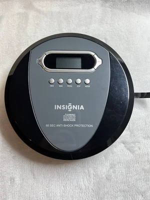 Винтажный персональный портативный проигрыватель компакт-дисков Insignia NS-P4112. - Изображение 1 из 4