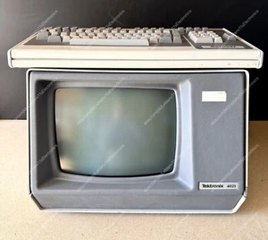 Tektronix 4025 Raster Grafikterminal mit TEK Tastatur - Bild 1 von 24