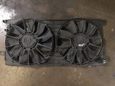 Cadillac Sevilla STS 1998 1999 2000 01 02 03 2004 VENTILADORES DE REFRIGERACIÓN DEL RADIADOR 25714827 Foto 1 de 3