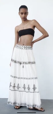 Falda larga con volantes bordada 100 % auténtica de ZARA $89,90 + talla fiscal: L Foto 1 de 4