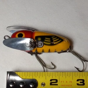 HEDDON CRAZY CRAWLER 2pc Flap Rig Wood Fishing Lure Vtg YRH Hornet 2 3/8" - Picture 1 of 9