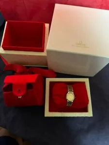 Damen Omega DeVille Bicolor Quarz Uhr Präsentationsboxen - Bild 1 von 7