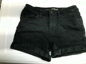 Universal Thread Women's Size 8 Black Denim low-rise  Shorts pre-owned - Picture 1 of 4