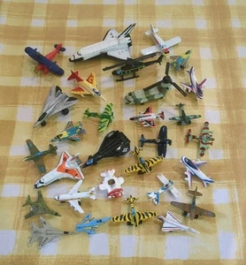 Mini helicópteros de colección Micro máquinas otros aviones de combate militares - Imagen 1 de 9