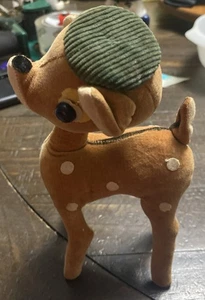 Cervo/cervo in piedi imbottito vintage che indossa un berretto 7” T x 4” L adorabile - Foto 1 di 8