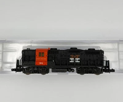RARE NIB Life-Like 7117 EMD GP18 Hi-Nose Diesel Locomotive New Haven #1213 Black - Image 1 of 4