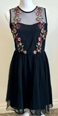 Vestido sem mangas Xhilaration feminino preto malha floral bordado ~ Tamanho Grande - Imagem 1 de 4