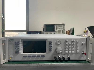 Generador de señal sintetizada Anritsu 69347B 10 MHz - 20 GHz, con 8, 11, 14 _4120 Foto 1 de 4