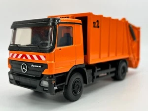 Conrad Modelle I MERCEDES BENZ mit HALLER M15 x2 (1:50) - Bild 1 von 10