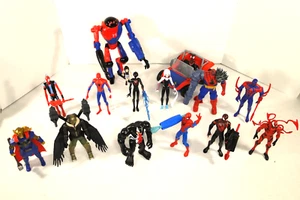 Hasbro Marvel Spider-Man Across the Spider-Verse, veicolo Spider-Mobile, 15 figurine - Foto 1 di 23