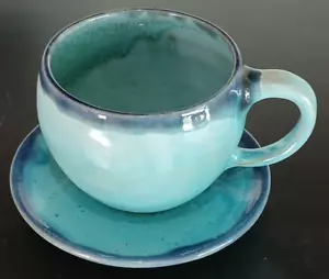 Tazza e piattino fatti a mano in argilla turchese e blu - Foto 1 di 24