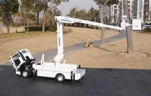 1/35 XCMG 18 Meter Folding Boom Crane Truck Diecast Model - Picture 1 of 10