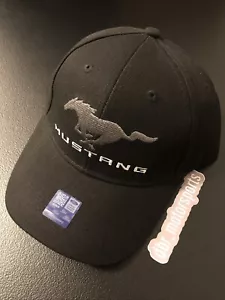 ¡NUEVO! Sombrero ajustable negro con licencia oficial Mustang - Imagen 1 de 4