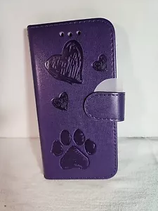 MOBOVIDA Handyhülle/Geldbörse 6X3 mit Handschlaufe Lila Herzen Pfotenabdrücke - Bild 1 von 4