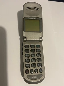 Motorola v3688+ Flip Mobile Phone in Titanium Grey with SNN5517A Li-ION Battery. - Picture 1 of 4