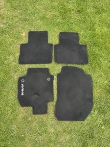 Tappetini moquette originali TOYOTA RAV4 Hybrid OEM (nero/rosso) - adatti dal 2019 al 2024 - Foto 1 di 3