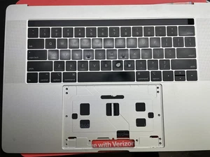 Apple MacBook Pro 15" A1707 2016 2017 Top Case reposamanos plateado con batería - Imagen 1 de 3