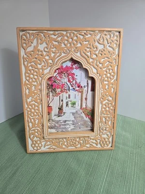 Nuevo marco de fotos Opalhouse Kazbah borde de resina tallada beige y crema 4"x6" Foto 1 de 4