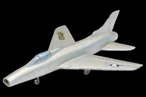 avion - SOLIDO - SUPER SABRE / jouet ancien - Picture 1 of 5