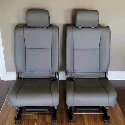 Новый 2020 Toyota Sequoia серый кожаный задний 2-й ряд правые и левые сиденья 2012-2021 - Изображение 1 из 4