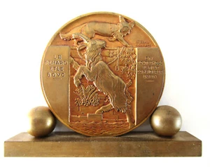 FRANCE -1930-  THE  GOAT & THE FOX  - BRONZE MEDAL by VERNON  -RARE - Picture 1 of 2