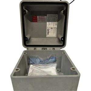 Carlon Circuit Safe CJ665 JIC Enclosure with Integral Hinge - Picture 1 of 11