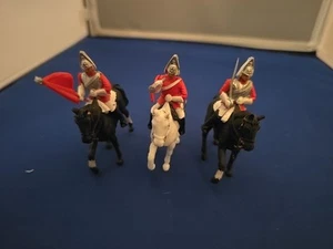 Britains Ltd Guards Spielzeug Soldaten auf Pferden Vintage British English 3er Set - Bild 1 von 5