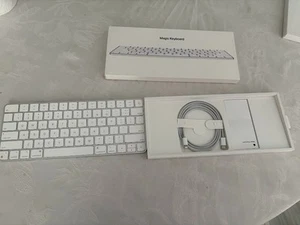 Apple Magic Keyboard (2021) Silver Qwerty English layout - Photo 1/1