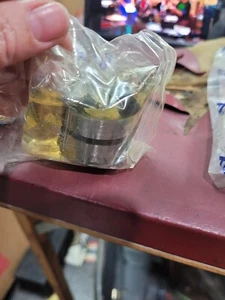 Nissan Lifter Valve 13231-79s00 A3 Box 2 - Picture 1 of 3