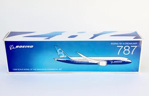 Boeing Unified 787-8 Dreamliner 1:200 Model Great Condition! - Picture 1 of 6