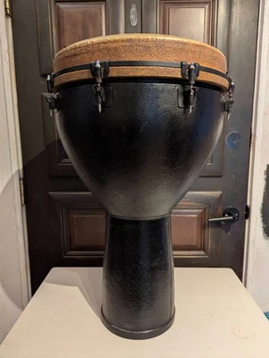 Remo 16” Djembe Tambor de Mano 24” Alto - Negro con Estuche Suave y Correa para el Hombro Foto 1 de 4
