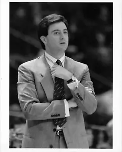 Foto d'epoca New York Knicks Head Coach Rick Pitino 8 x 10 B&W stampa radiocomandata - Foto 1 di 1
