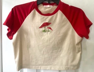 Romwe shirt size L red and beige mushroom crop top defect - Picture 1 of 7