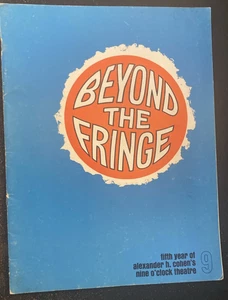 Programma souvenir Beyond The Fringe Dudley Moore 1965 Nine O'Clock Theatre - Foto 1 di 5