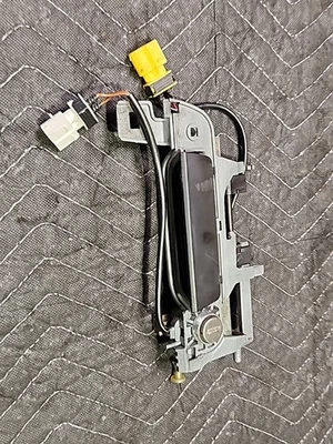 Оригинальная ручка внешней двери водителя для BMW E36 318 323 325 328 M3 1992-99 годов выпуска с 2 штекерами - Изображение 1 из 4