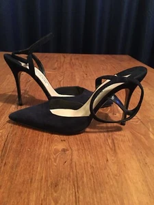 Manolo Blahnik Navy Suede ‘Minis’ Heels Size EU 39 Excellent Condition - Picture 1 of 8