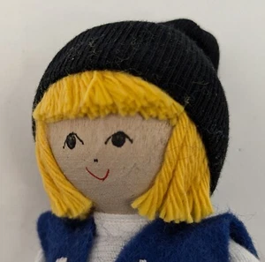 Suecia Butticki 5” Muñeca de Madera Figura Summer Boy Hecho a Mano Arte Popular De Colección - Imagen 1 de 9