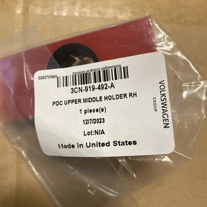 Genuine Volkswagen Mount Plate 3CN-919-492-A - Picture 1 of 1