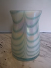 AS673 A GOOD VINTAGE IRDDESCENT GLASS VASE IN THE TIFFANY STYLE 11CM HIGH