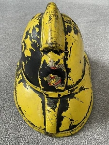 VINTAGE LEATHER FIREFIGHTER HELMET - British GB FIREMAN FIRE BRIGADE / SERVICE - Picture 1 of 7
