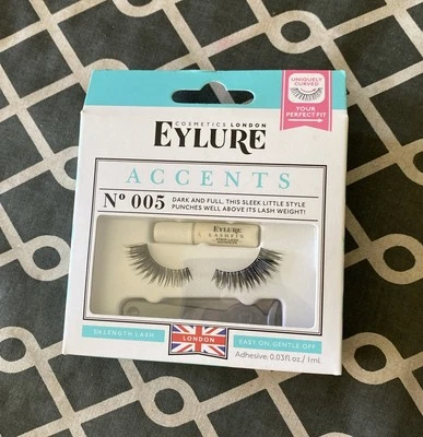 Eyelure Cosmetics  No. 005 Reusable Eyelashes, With Adhesive, 1 Pair NEW - Image 1 of 4