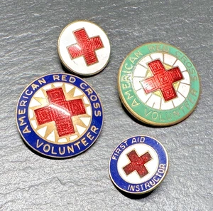FOUR DIFFERENT VINTAGE RED CROSS PINS H876 - Picture 1 of 12
