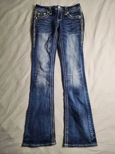 Pantalones de mezclilla Rock Revival Abelina Bootcut para mujer talla 27x32 lavado oscuro tiro bajo llamativos - Imagen 1 de 11