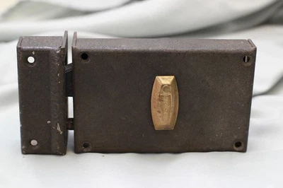 Serrure de portail de marque Bricard - Photo 1/4