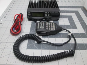 ICOM IC-V8000 VHF HAM TRANSCEIVER RADIO WORKS - Photo 1/12