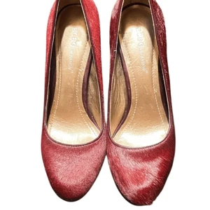 BCBGeneration TinaS2 Maroon Synthetic Calf Hair Round Toe Pumps Size 7.5 - Picture 1 of 5